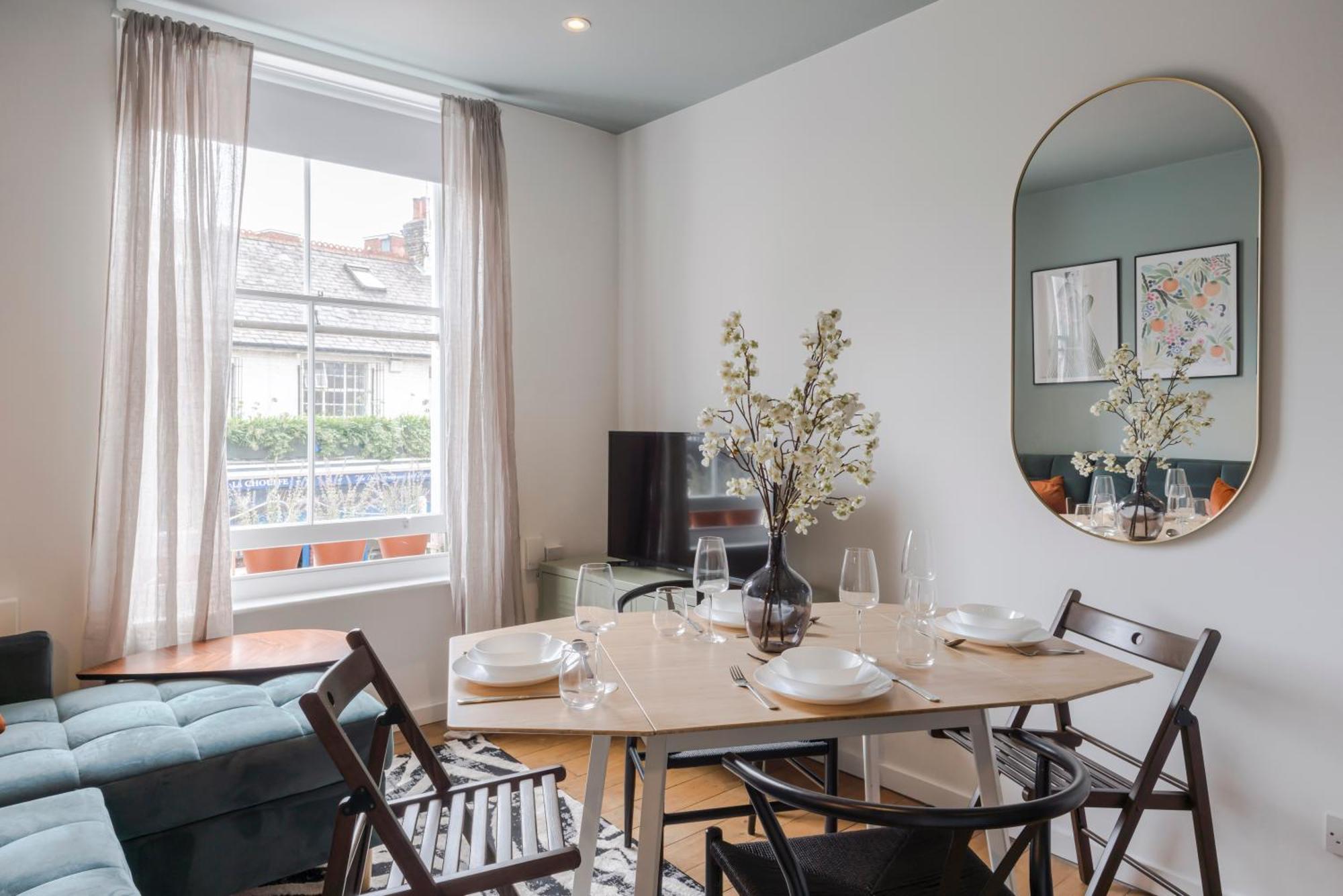 Bijou Flat On Broadway Market Лондон Экстерьер фото