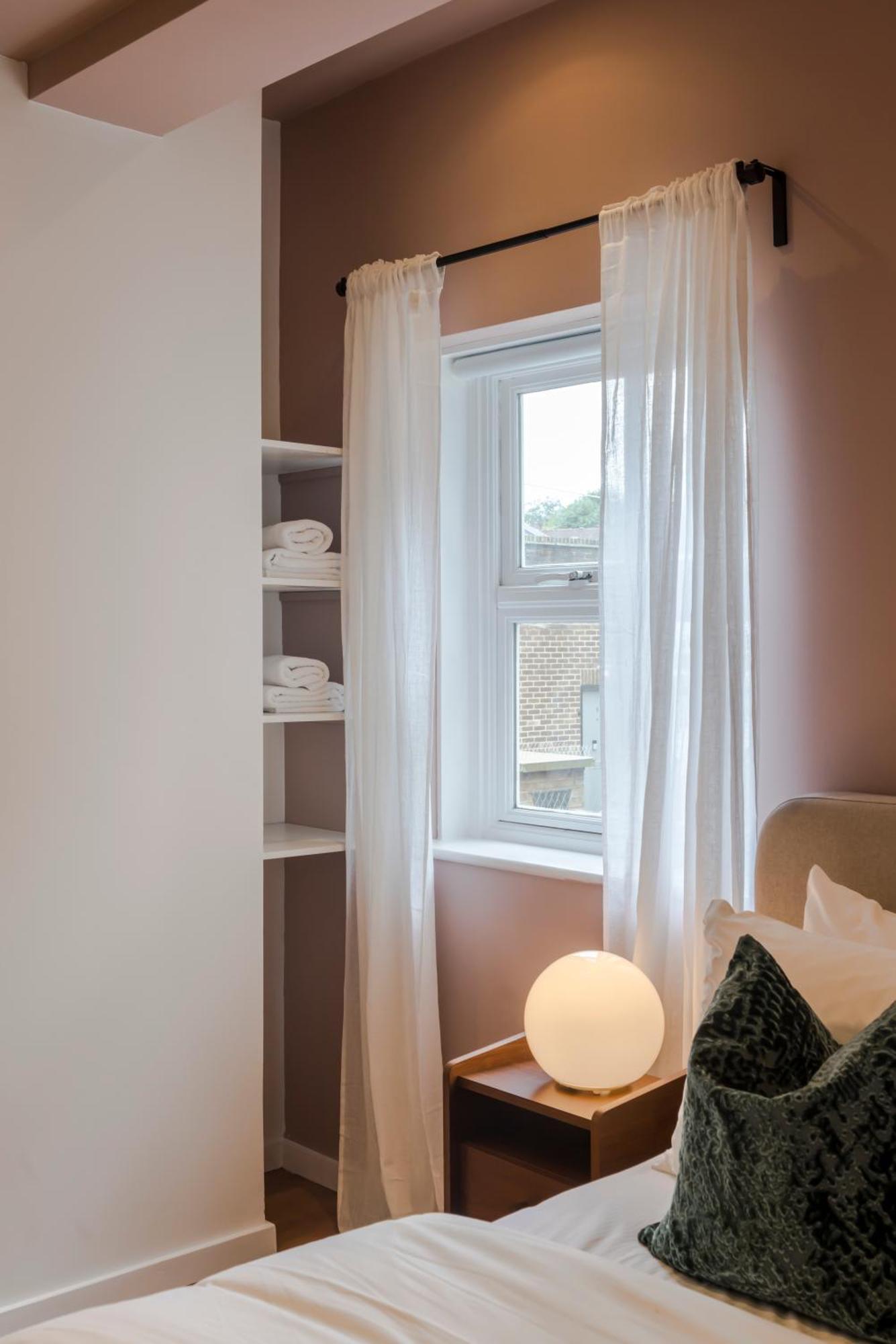 Bijou Flat On Broadway Market Лондон Экстерьер фото