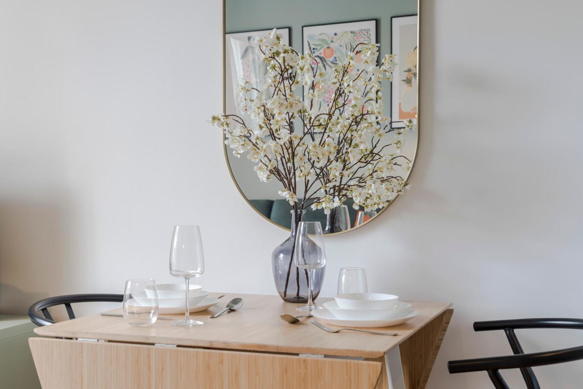 Bijou Flat On Broadway Market Лондон Экстерьер фото