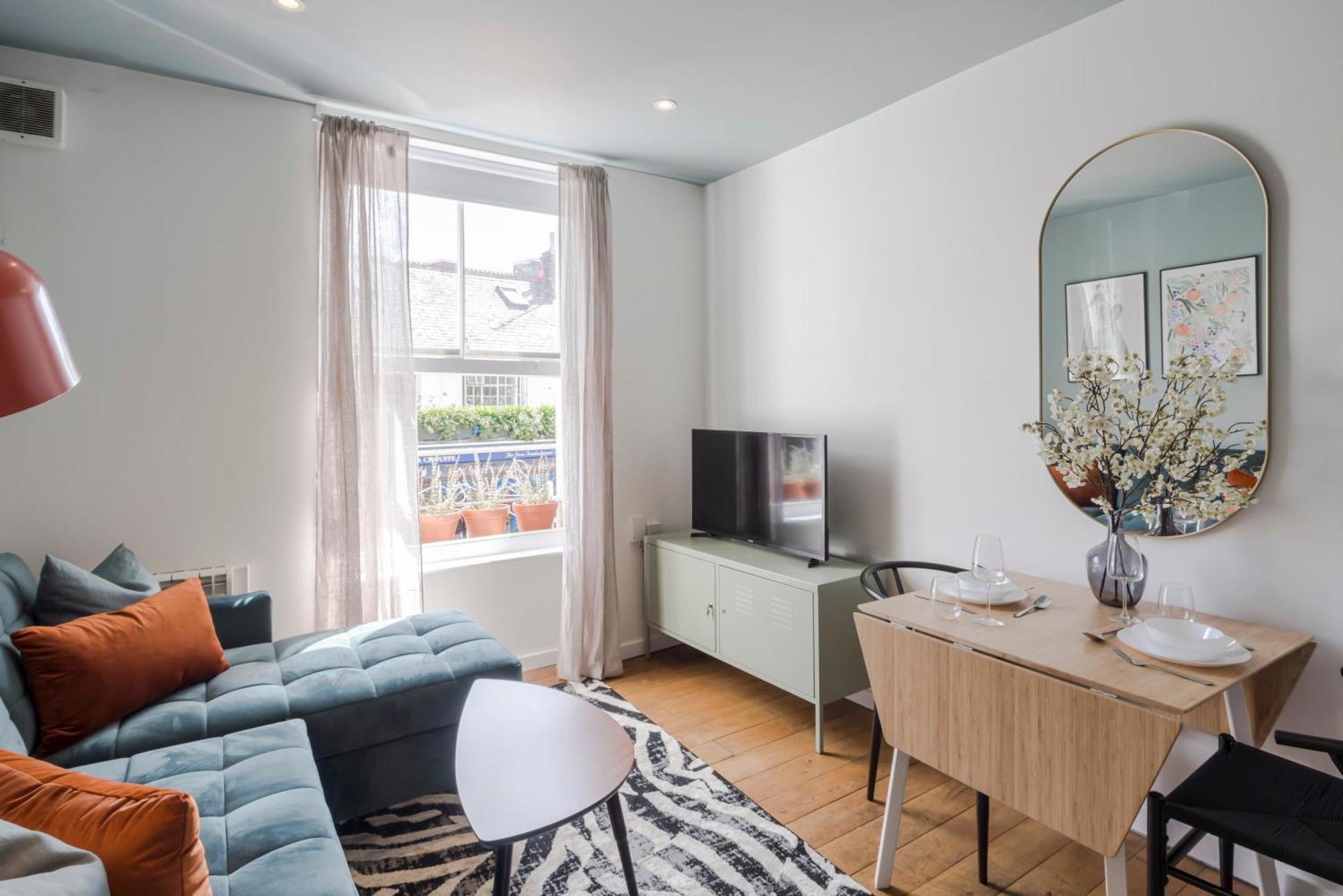 Bijou Flat On Broadway Market Лондон Экстерьер фото